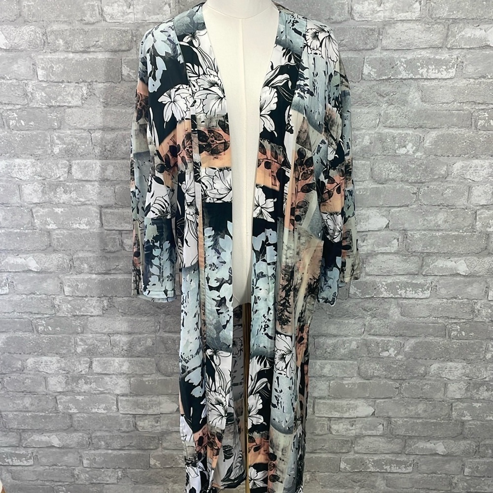 Tolani Grace Floral Kimono
